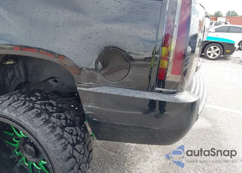 2007 Cadillac Escalade Standard z USA, uszkodzony, nr VIN 1GYEC63817R373632